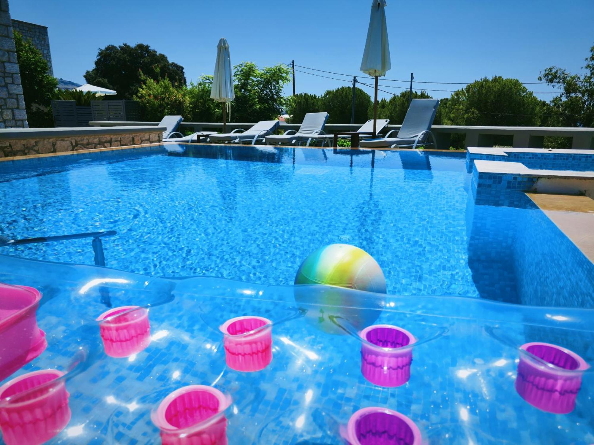 Villa Costamare - Enjoy Lazy Days On The Private Pool-Jacuzzi Πεύκος Εξωτερικό φωτογραφία